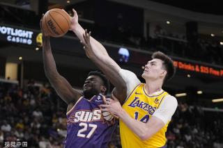 与球迷的点 与球迷的点