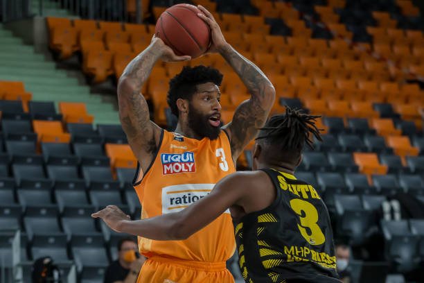 多方面因素 多方面因素