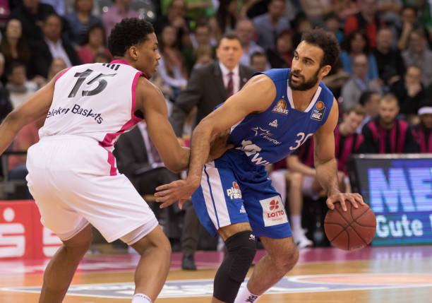 仅失4球 仅失4球